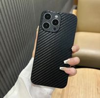 iPhone 16 Plus Hülle Carbon‑Design Schwarz Matt – Slim Look